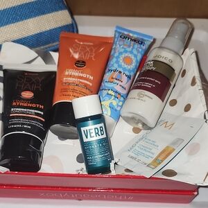 Haircare Hydrate and Moisturizer Set.